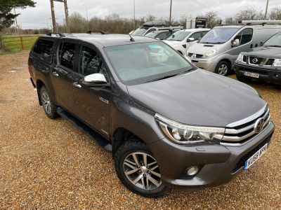 TOYOTA HI-LUX INVINCIBLE 4WD D-4D DCB - 4099 - 6