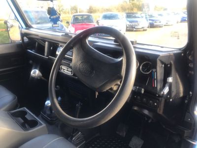 LAND ROVER DEFENDER 90 HARD-TOP TD5 - 4075 - 15