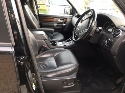 LAND ROVER DISCOVERY SDV6 HSE LUXURY - 4072 - 9