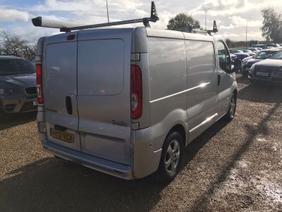 RENAULT TRAFIC SL27 SPORT DCI S/R - 4069 - 9